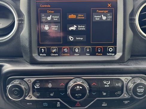 Used 2023 Jeep Wrangler Unlimited Sahara w/ Cold Weather Group image 18