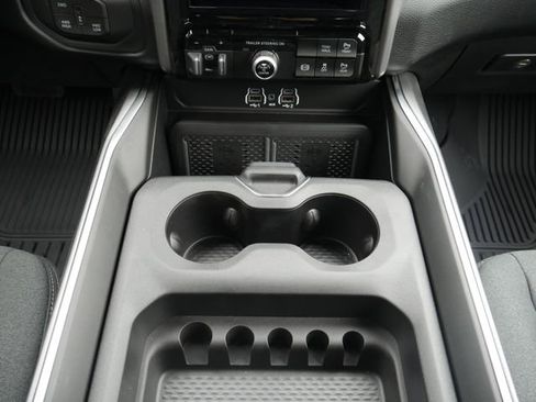 New 2026 RAM 3500 Big Horn AWD/4WD image 17