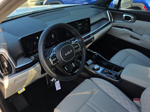 Used 2025 Kia Sorento SX Prestige AWD/4WD image 5