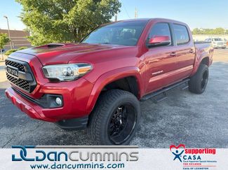 Used 2017 Toyota Tacoma SR5 AWD/4WD video 1