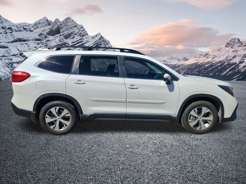 Used 2023 Subaru Ascent Premium w/ Convenience Package image 7
