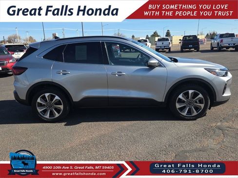 Used 2024 Ford Escape Platinum image 8