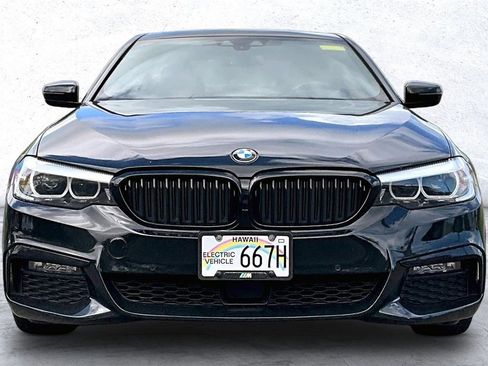 Used 2019 BMW 530e w/ M Sport Package image 3