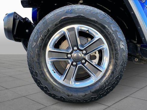 Used 2019 Jeep Wrangler Unlimited Sahara w/ Dual Top Group image 11