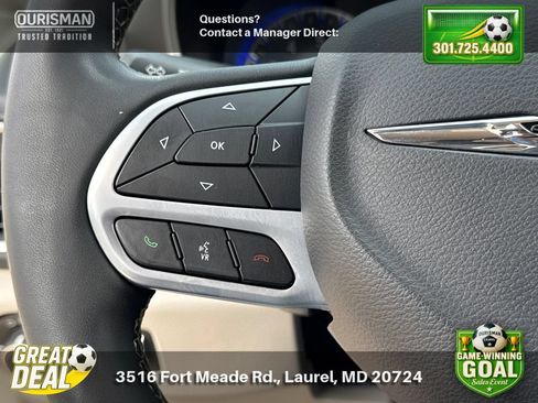 Used 2023 Chrysler Pacifica Touring-L FWD image 24