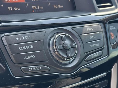 Used 2018 Nissan Pathfinder SV w/ SV All Weather Package AWD/4WD image 5