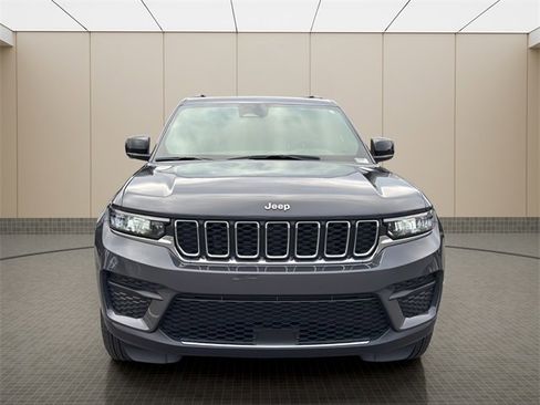 Certified 2025 Jeep Grand Cherokee Laredo X w/ Luxury Tech Group I image 8