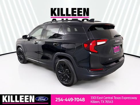 Used 2024 GMC Terrain SLT w/ Elevation Edition FWD image 7