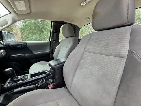 Used 2016 Toyota Tacoma SR RWD image 12