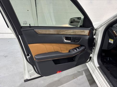 Used 2010 Mercedes-Benz E 350 E350 image 23