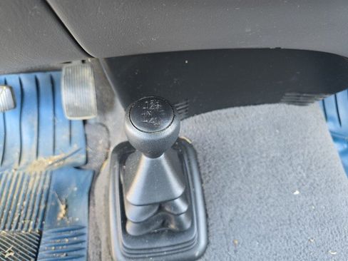 Used 2000 Ford F150 XLT AWD/4WD image 19