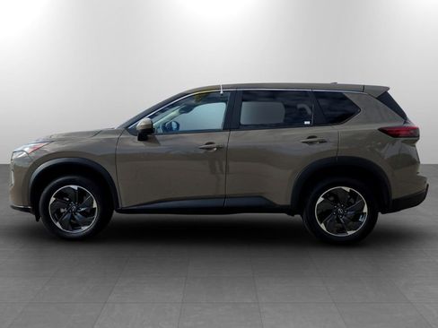 Used 2024 Nissan Rogue SV image 11