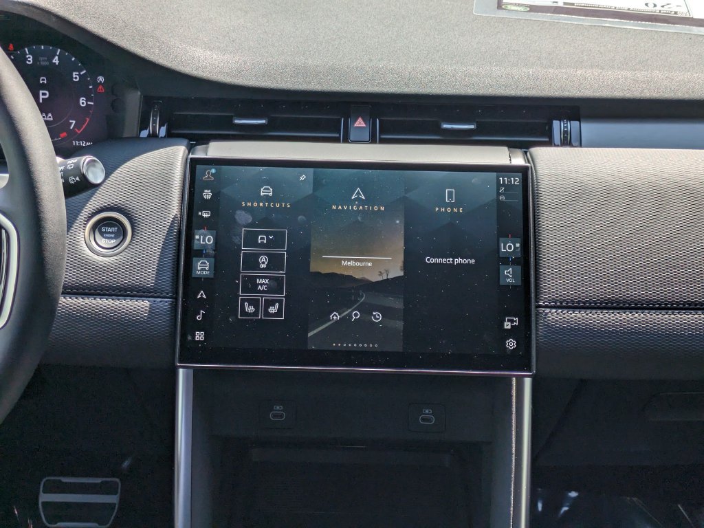New 2026 Land Rover Discovery Sport Landmark AWD/4WD image 17