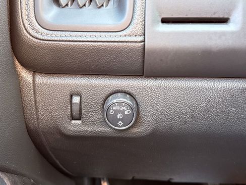 Used 2016 GMC Canyon SLE image 24