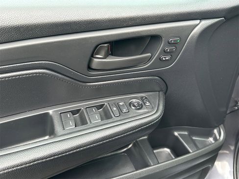Used 2024 Honda Odyssey EX-L image 19