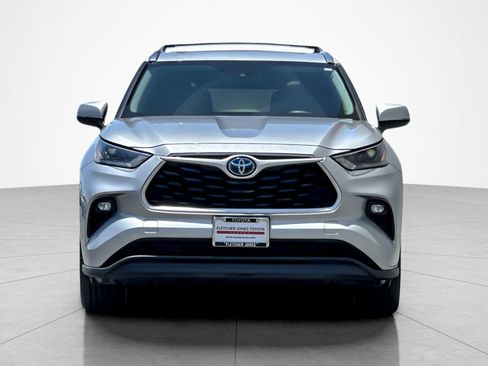 Certified 2021 Toyota Highlander XLE FWD image 8