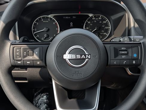 Used 2023 Nissan Rogue SV AWD/4WD image 25