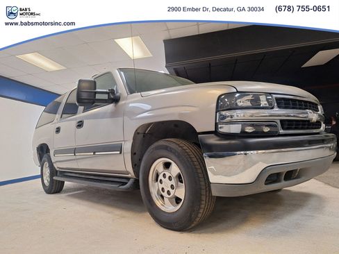 Used 2002 Chevrolet Suburban LS image 3