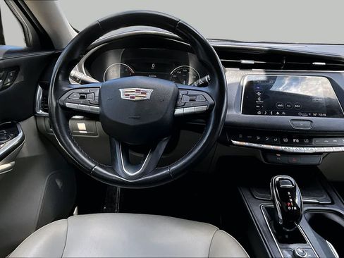 Used 2023 Cadillac XT4 Luxury FWD image 6