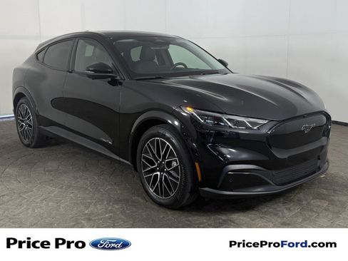Certified 2025 Ford Mustang Mach-E Premium AWD/4WD image 1