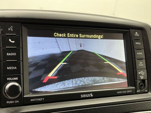 Used 2016 Dodge Grand Caravan SXT w/ UConnect Hands-Free Group FWD image 5