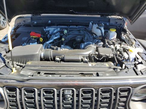 Used 2024 Jeep Gladiator Rubicon w/ Technology Group AWD/4WD image 9