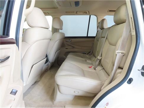 Used 2011 Lexus LX 570 4WD image 21