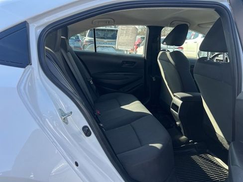 Used 2022 Toyota Corolla LE image 15