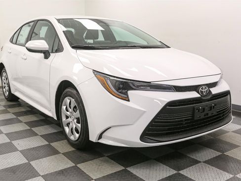 New 2026 Toyota Corolla LE FWD image 2