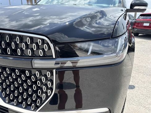 New 2026 Lincoln Navigator Premiere AWD/4WD image 9