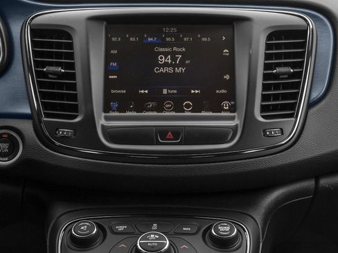 Used 2016 Chrysler 200 S FWD image 13