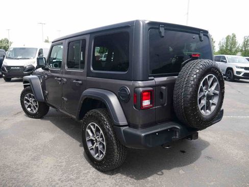Used 2024 Jeep Wrangler Unlimited Sport AWD/4WD image 11