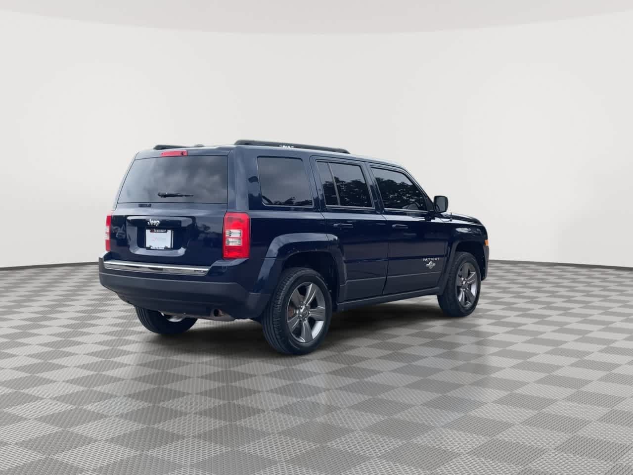 Used 2014 Jeep Patriot Latitude w/ Freedom Edition Package FWD image 8