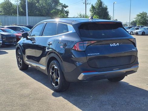 Used 2026 Kia Sportage EX FWD image 2
