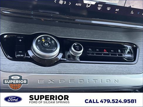 Used 2025 Ford Expedition Platinum image 41