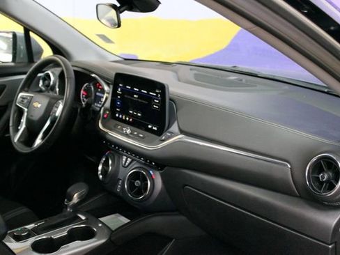Used 2025 Chevrolet Blazer LT FWD image 12