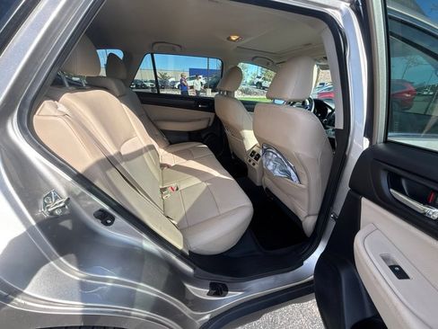 Used 2017 Subaru Outback 2.5i Limited AWD/4WD image 13