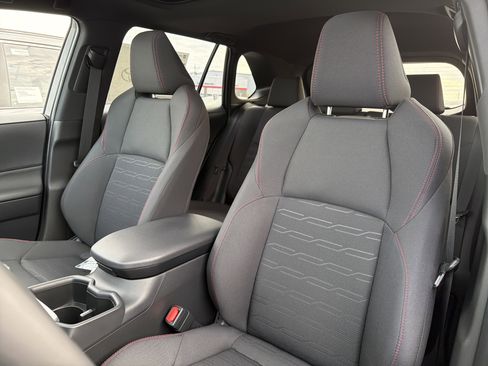 New 2025 Toyota RAV4 SE image 10