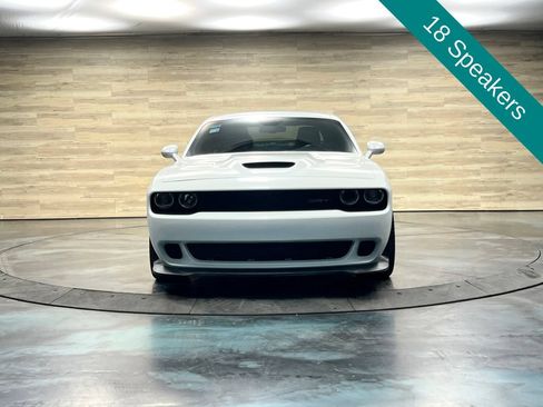Used 2016 Dodge Challenger SRT Hellcat RWD image 4