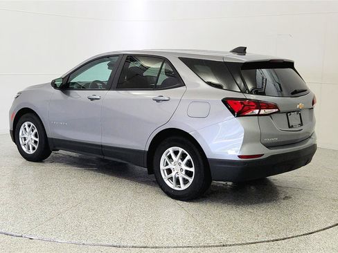 Used 2023 Chevrolet Equinox LS w/ LS Convenience Package FWD image 5