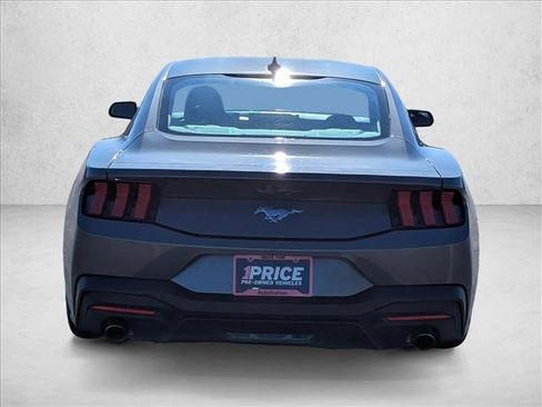 Used 2024 Ford Mustang Coupe image 6