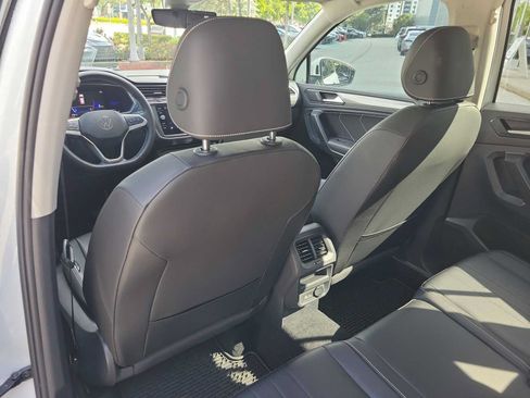 Used 2023 Volkswagen Tiguan SE FWD image 17