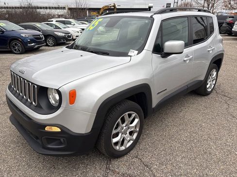 Used 2015 Jeep Renegade Latitude w/ Popular Equipment Group image 12