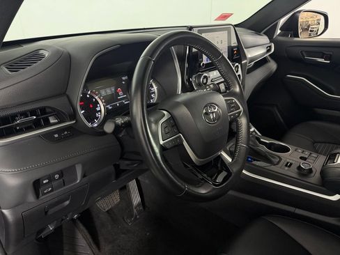 Used 2023 Toyota Highlander XSE AWD/4WD image 21