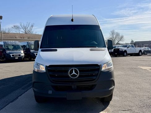 Used 2021 Mercedes-Benz Sprinter 2500 image 3