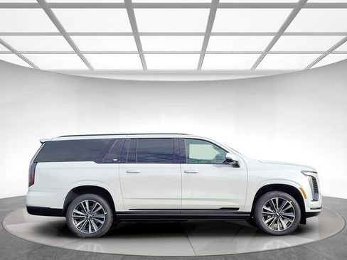 New 2026 Cadillac Escalade ESV Sport image 4