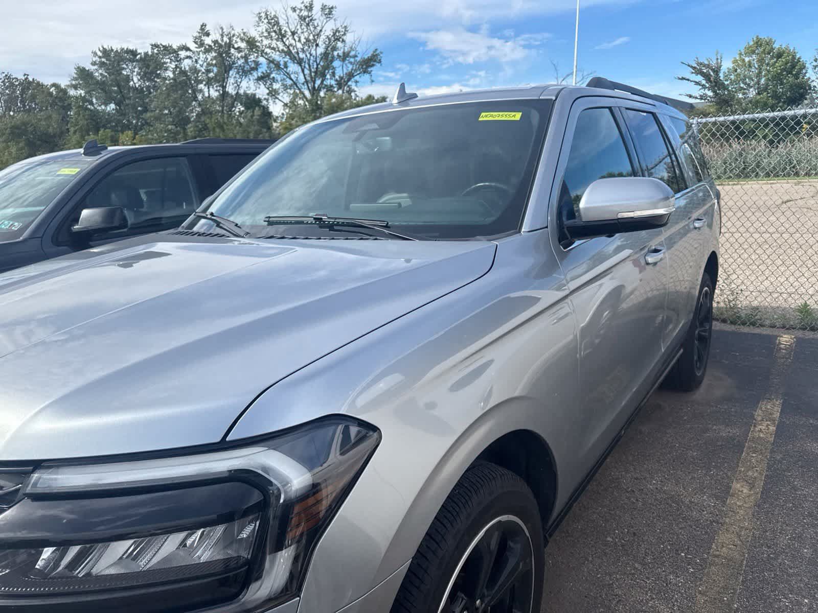 Used 2022 Ford Expedition Limited AWD/4WD image 23