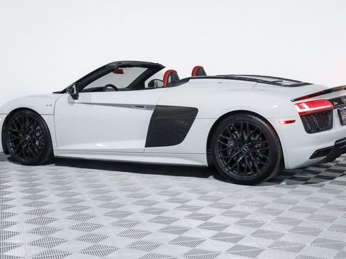 Used 2018 Audi R8 V10 plus image 24