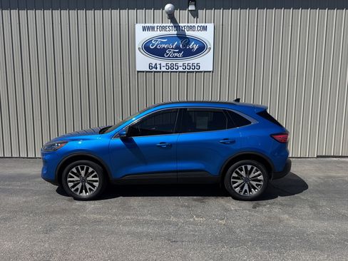 Used 2020 Ford Escape Titanium image 1