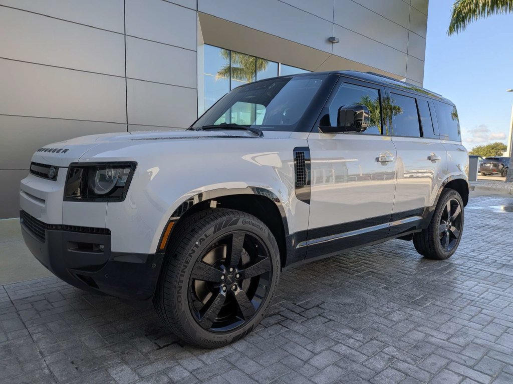New 2026 Land Rover Defender 110 X-Dynamic SE AWD/4WD image 1